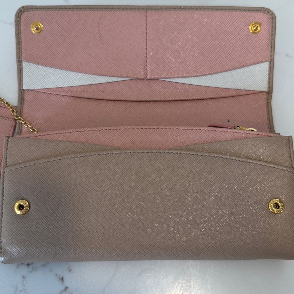 Prada Saffiano leather wallet - Picture 9 of 13